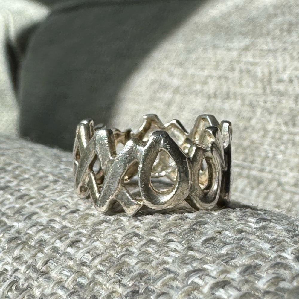 Tiffany & Co. Paloma Picasso Graffiti Love And Kisses Ring size 7